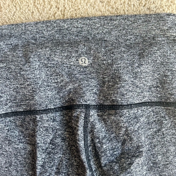 Lululemon grey and white leggings - Picture 2 of 6